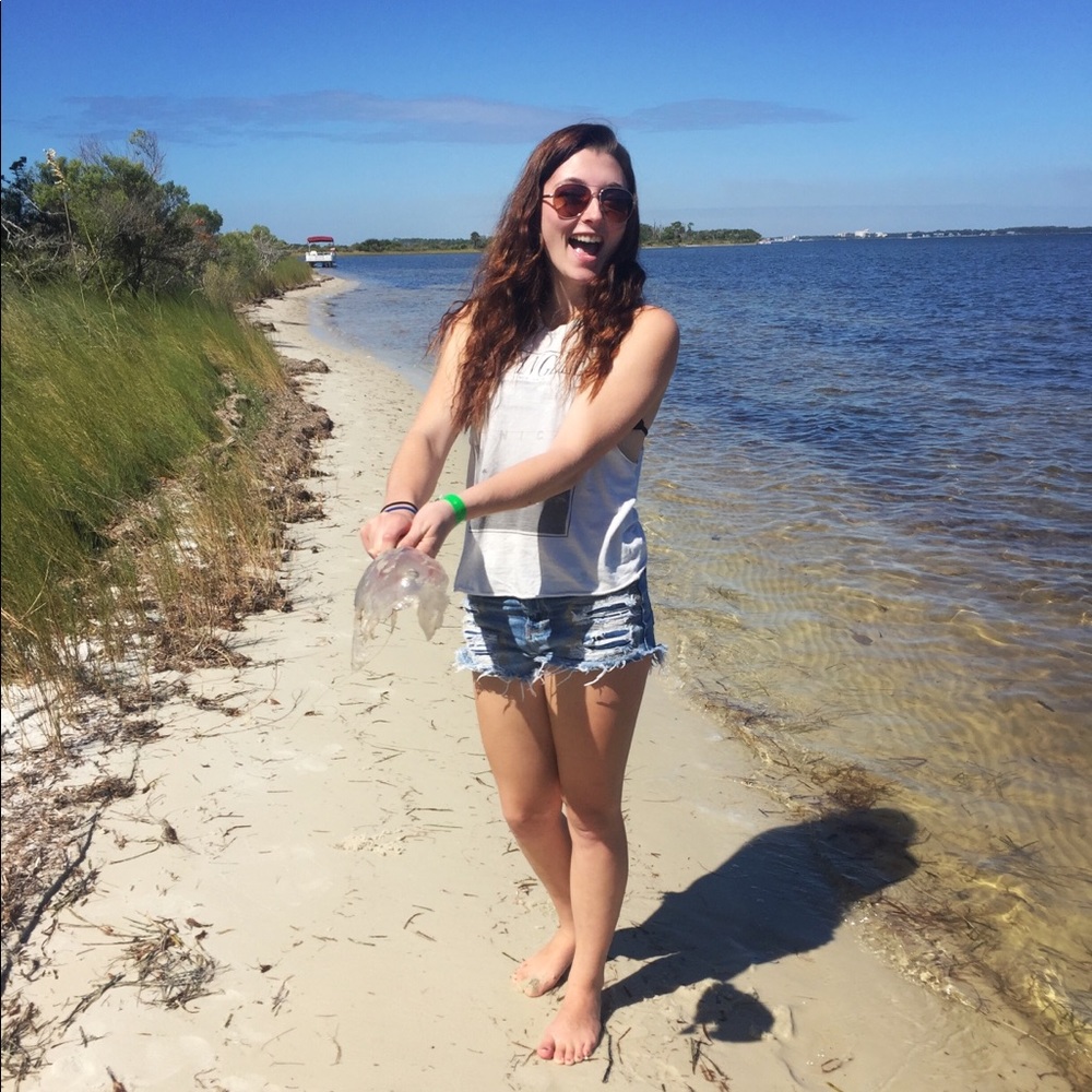 Meet your Posher, Alicia